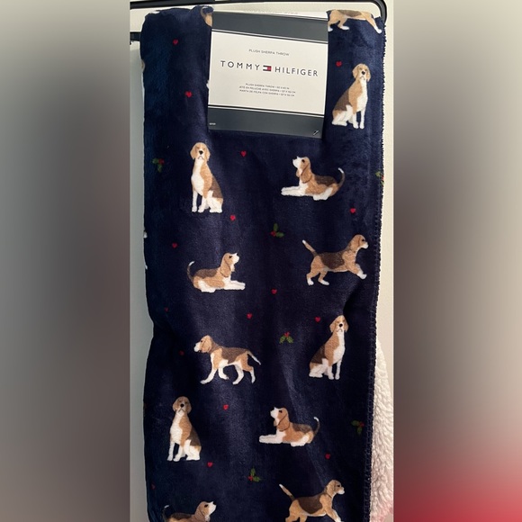 Tommy Hilfiger Other - Adorable Tommy Hilfiger Beagle Plush Sherpa Throw- 50x60 inches- NWT